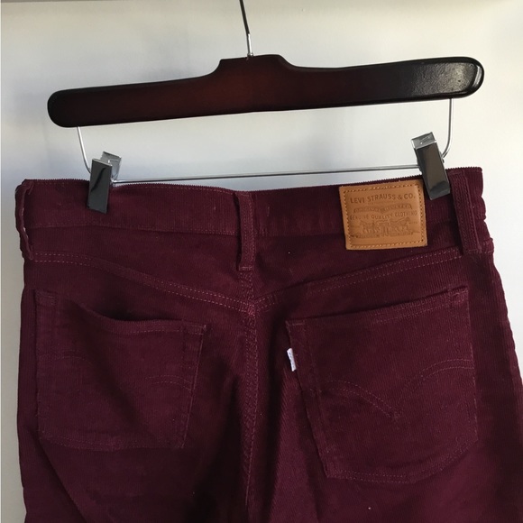 Levi Strauss Wedgie, Straight , Wine Red Corduroy Pants. Size 30. Like New! - Picture 3 of 4